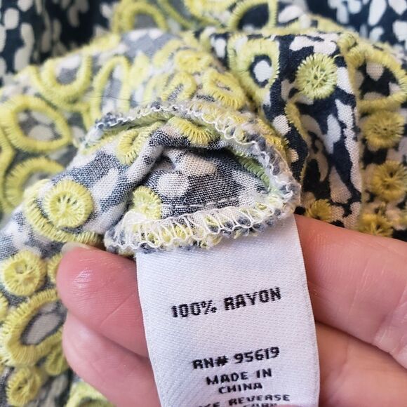 FEVER Embroidery Floral Peasant Top - Picture 9 of 11